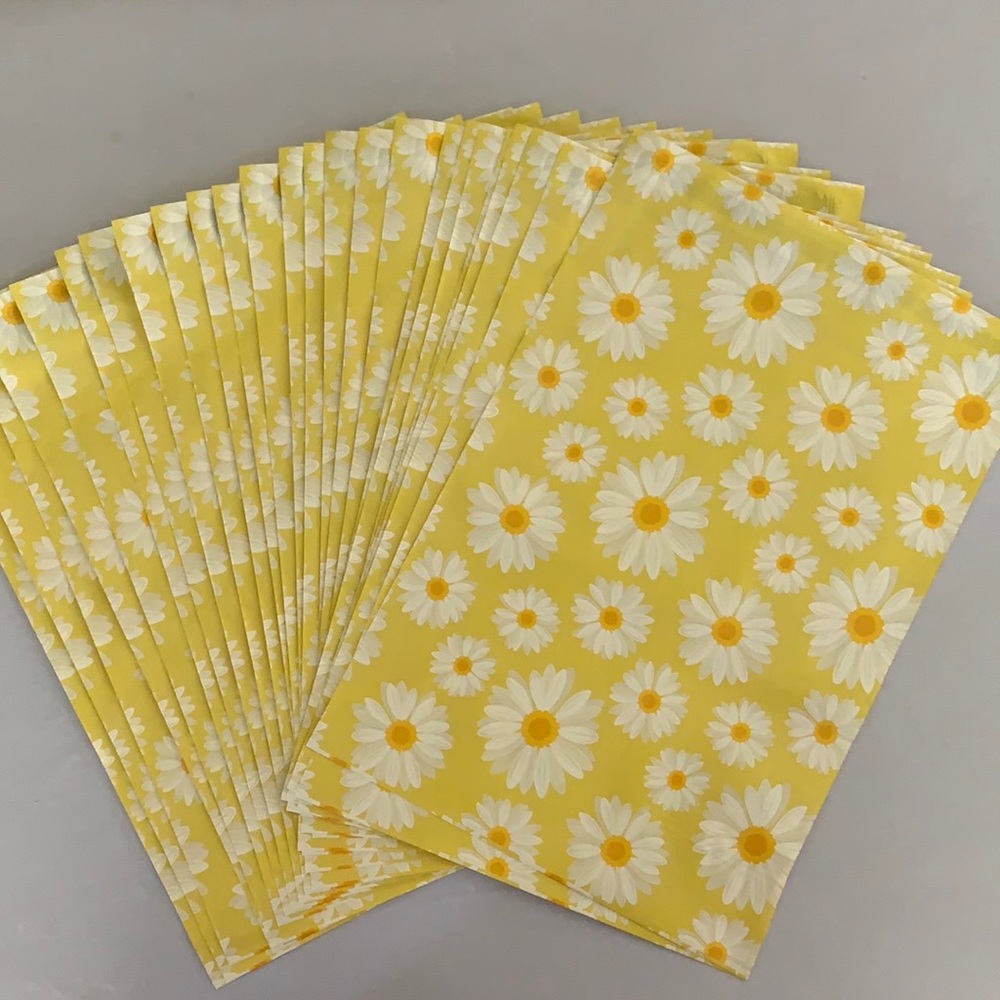 25 Pretty Daisy Poly Mailers